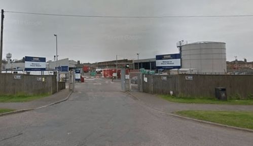 再次爆发疫情 英国5所学校和1家食品工厂紧急关闭